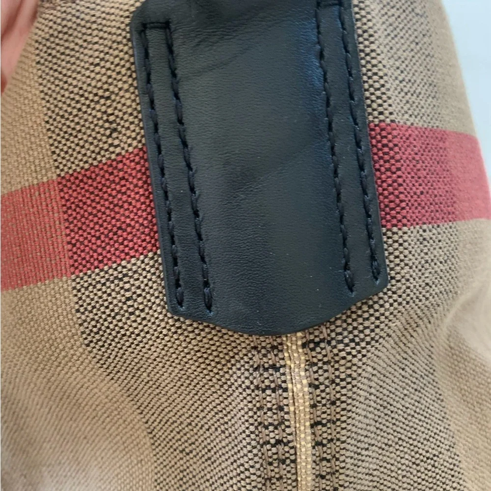 Authentic Burberry Ashby Hobo Bag - Picture 6 of 12
